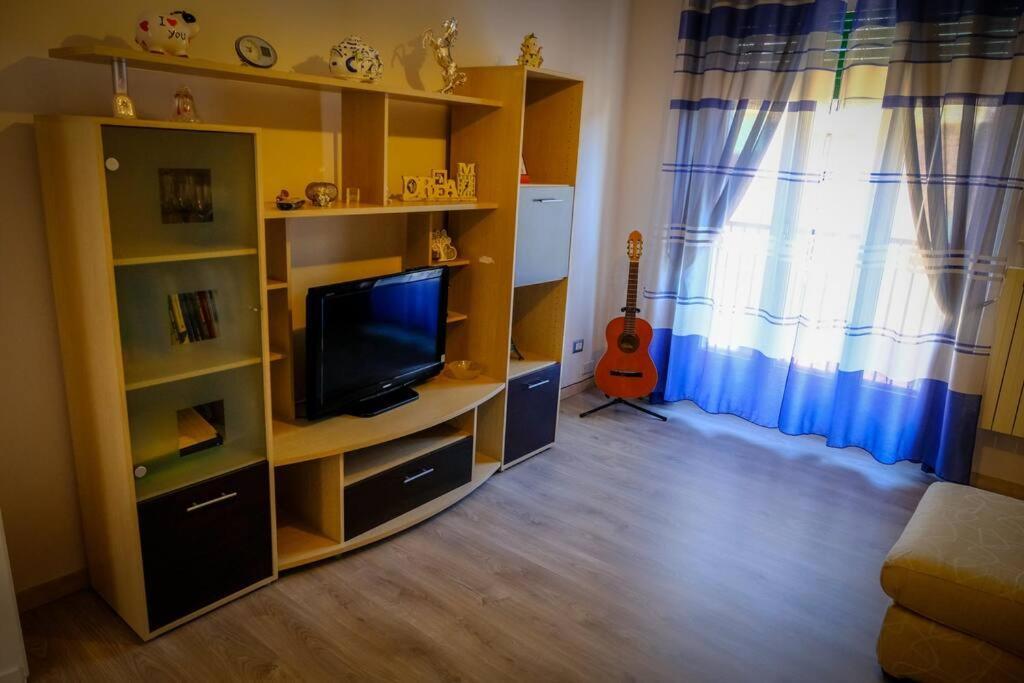 Appartamento Con Tre Camere - Zona Centrale 亚历山德里亚 外观 照片